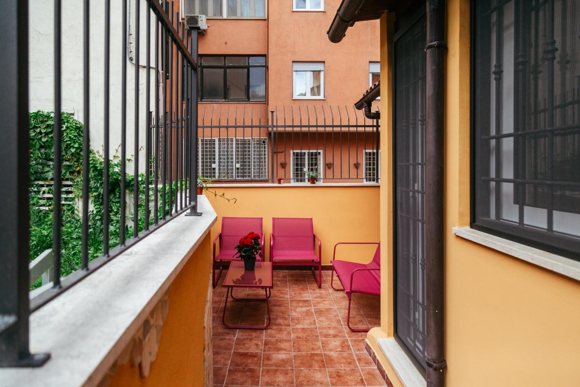 La Casa Di Nonna Peppina A Trastevere Rome Exterior photo